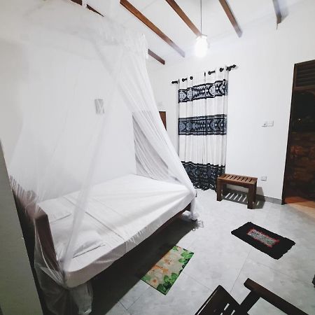 Guruge Guest House Ahangama Exterior photo
