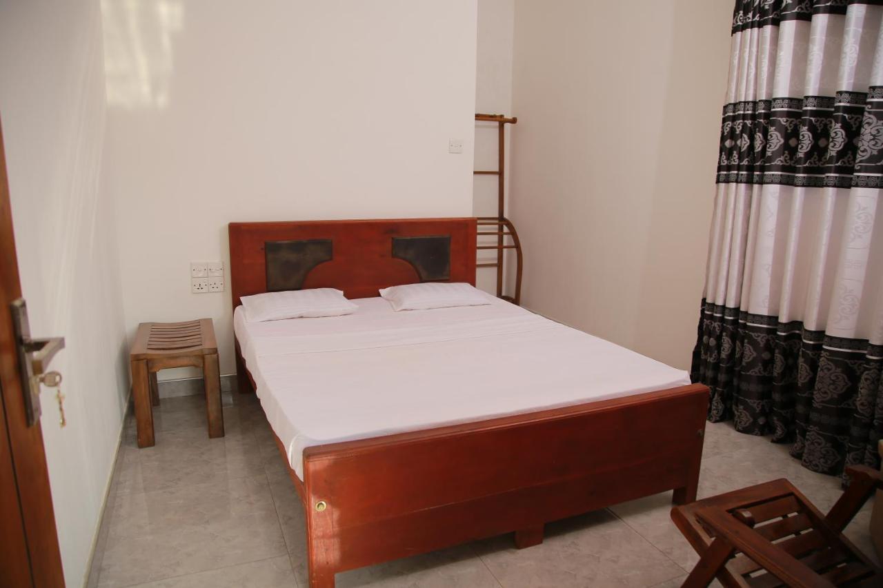 Guruge Guest House Ahangama Exterior photo