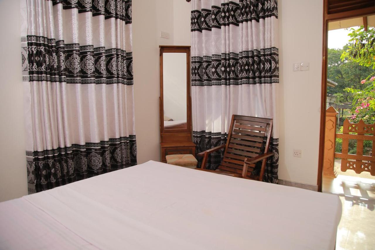 Guruge Guest House Ahangama Exterior photo