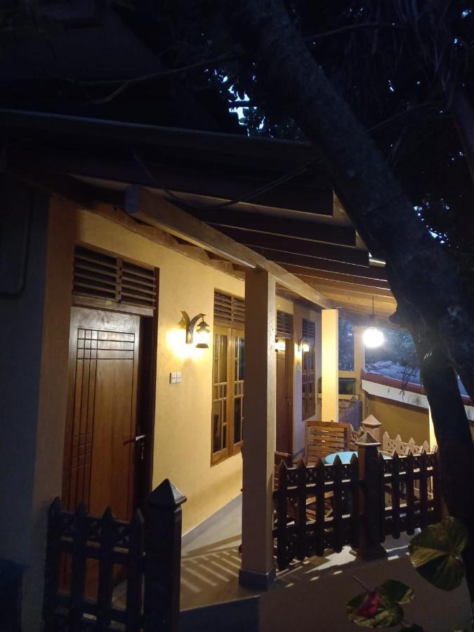 Guruge Guest House Ahangama Exterior photo